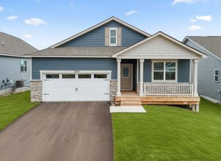 2141 Bluff Heights Drive, Shakopee, MN 55379