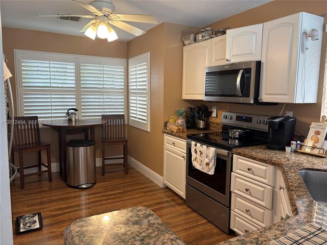 2638 Oak Park Cir, Davie, FL 33328