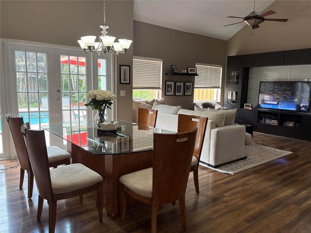 2638 Oak Park Cir, Davie, FL 33328