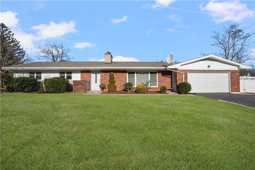 285 School Street, Lincoln, RI 02865