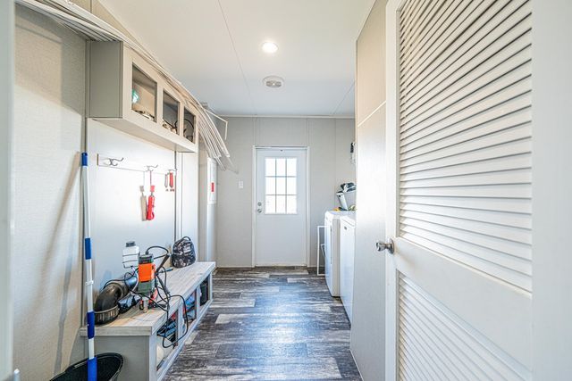 15401 E County Rd 107, Midland, TX 79706