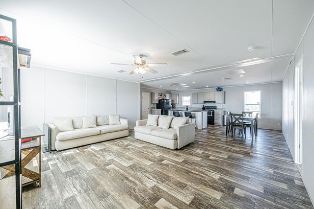 15401 E County Rd 107, Midland, TX 79706