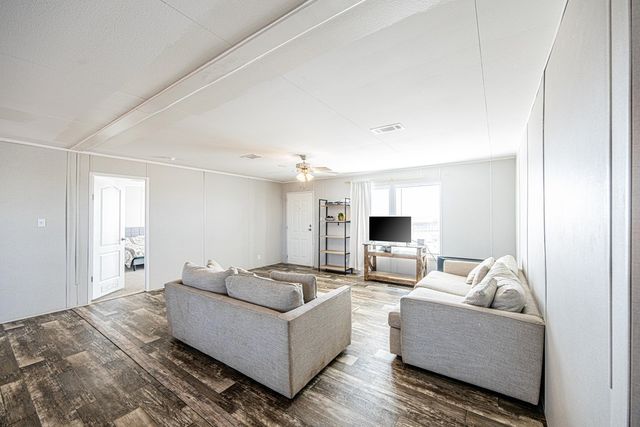 15401 E County Rd 107, Midland, TX 79706