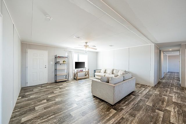 15401 E County Rd 107, Midland, TX 79706