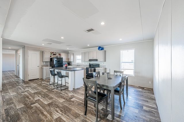 15401 E County Rd 107, Midland, TX 79706