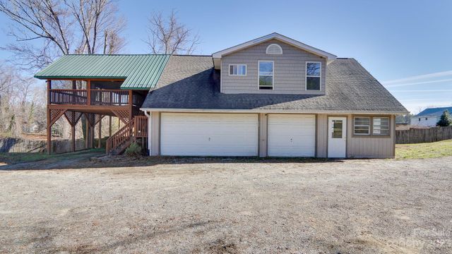 14 & 16 Rosebud Lane, Hendersonville, NC 28739