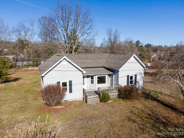 14 & 16 Rosebud Lane, Hendersonville, NC 28739