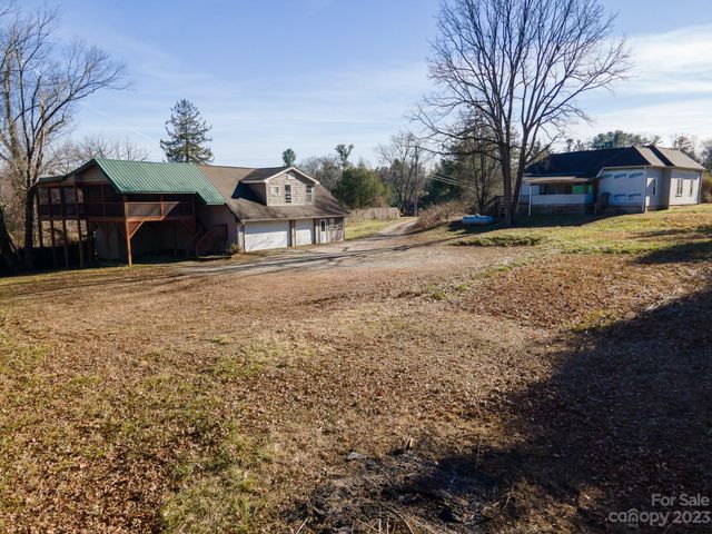 14 & 16 Rosebud Lane, Hendersonville, NC 28739