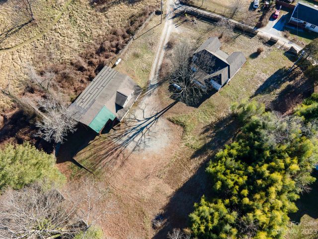 14 & 16 Rosebud Lane, Hendersonville, NC 28739