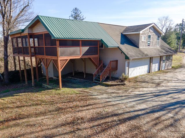 14 & 16 Rosebud Lane, Hendersonville, NC 28739
