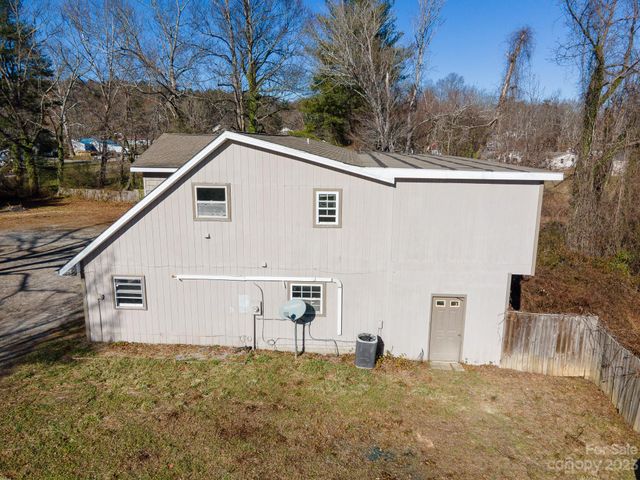 14 & 16 Rosebud Lane, Hendersonville, NC 28739