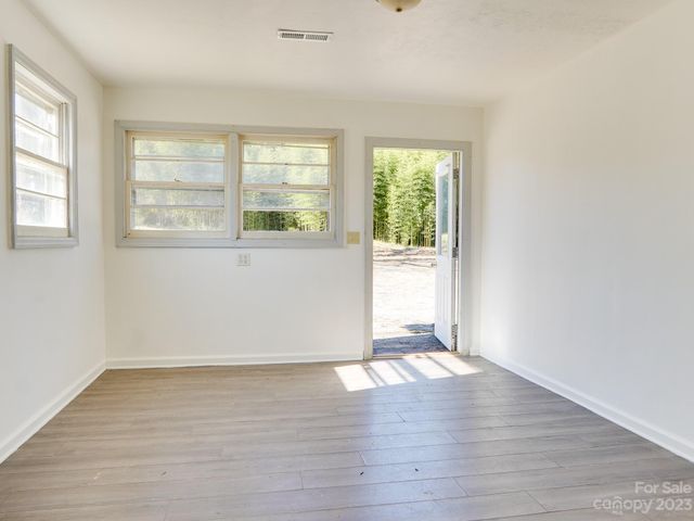 14 & 16 Rosebud Lane, Hendersonville, NC 28739