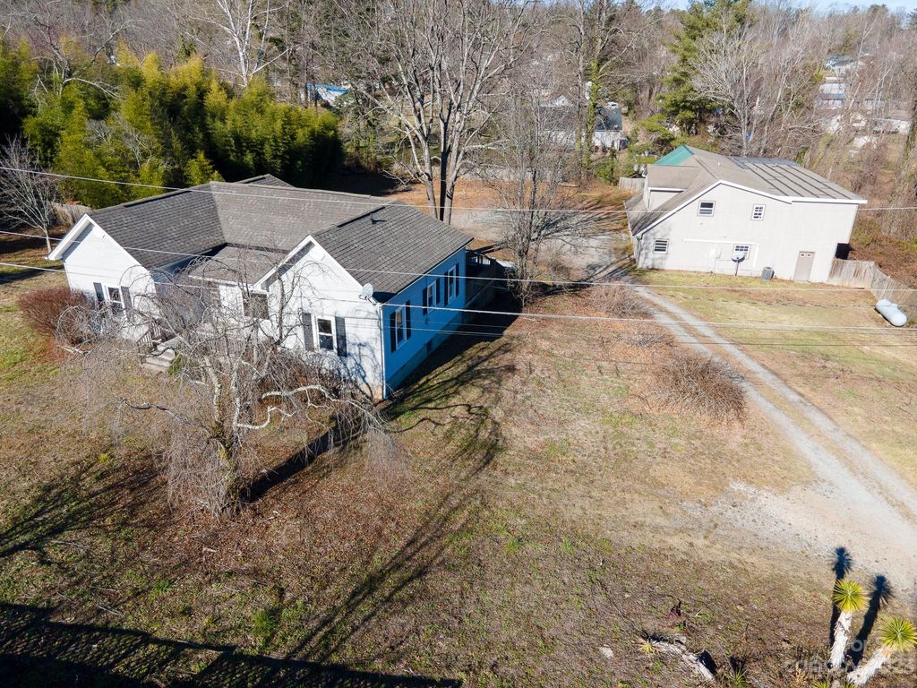 14 & 16 Rosebud Lane, Hendersonville, NC 28739