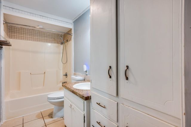 770 N Custer St, Wichita, KS 67203