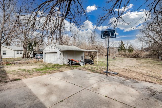 770 N Custer St, Wichita, KS 67203