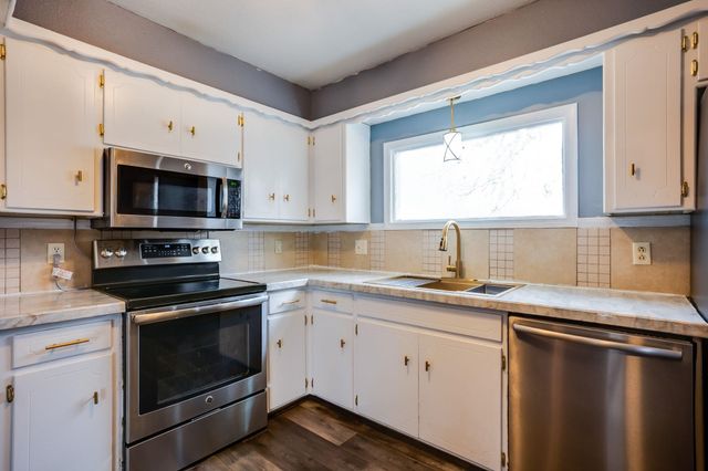 770 N Custer St, Wichita, KS 67203