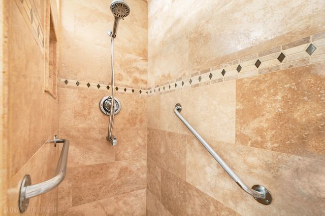 1321 7 Pines Road C1, Schaumburg, IL 60193