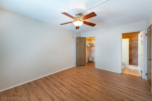 1321 7 Pines Road C1, Schaumburg, IL 60193