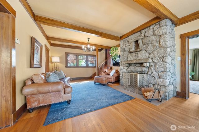 902 Washington Street, Wenatchee, WA 98801