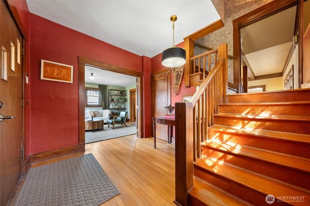 902 Washington Street, Wenatchee, WA 98801