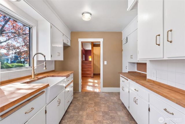 902 Washington Street, Wenatchee, WA 98801