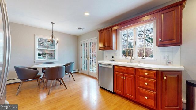 2275 BURROUGHS AVE, Linwood, NJ 08221