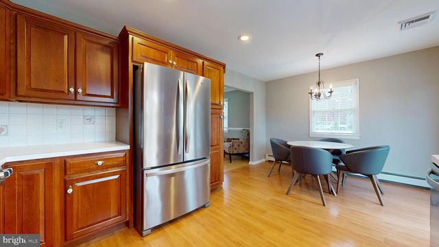 2275 BURROUGHS AVE, Linwood, NJ 08221