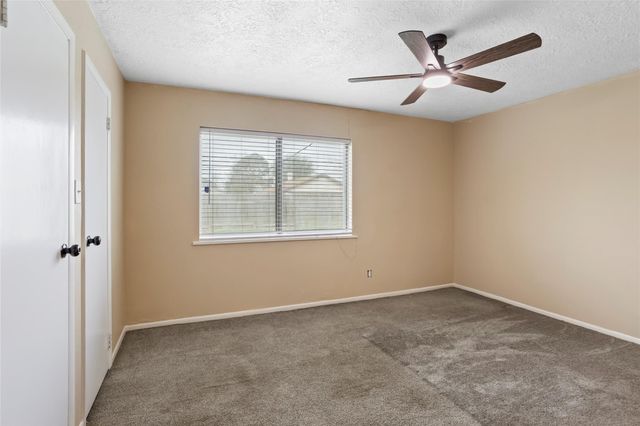 509 N 11th Street, La Porte, TX 77571