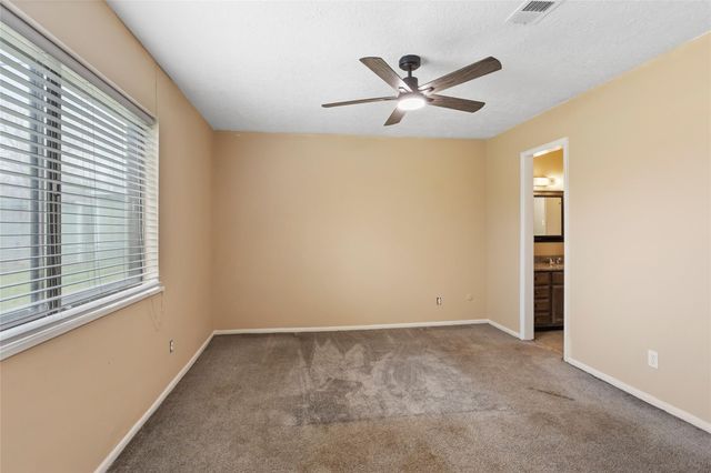 509 N 11th Street, La Porte, TX 77571