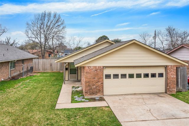 509 N 11th Street, La Porte, TX 77571