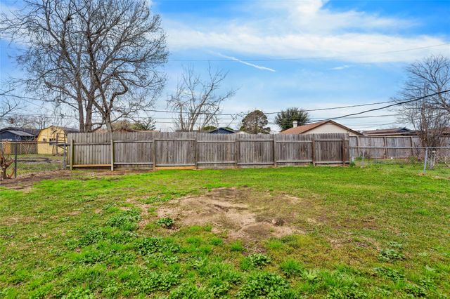 509 N 11th Street, La Porte, TX 77571