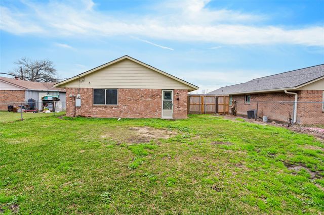 509 N 11th Street, La Porte, TX 77571
