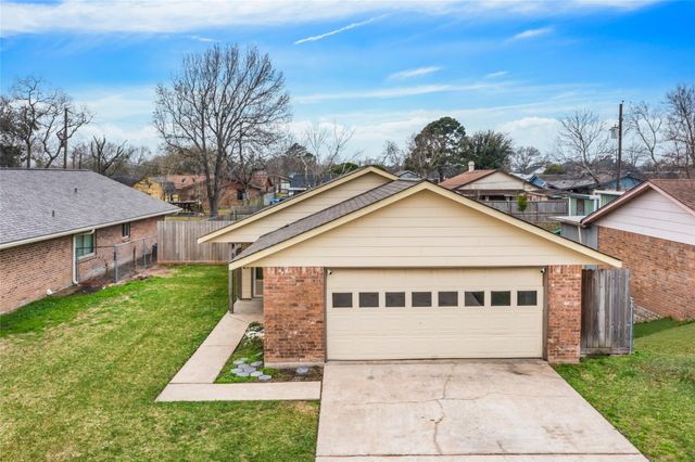 509 N 11th Street, La Porte, TX 77571