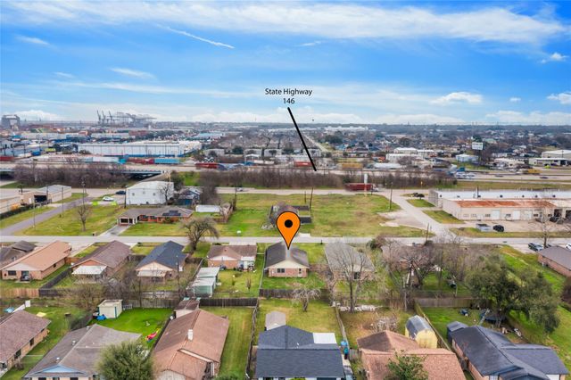 509 N 11th Street, La Porte, TX 77571