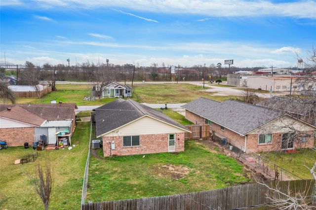 509 N 11th Street, La Porte, TX 77571