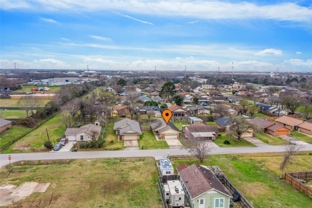 509 N 11th Street, La Porte, TX 77571