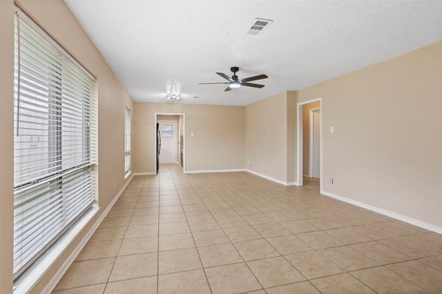 509 N 11th Street, La Porte, TX 77571