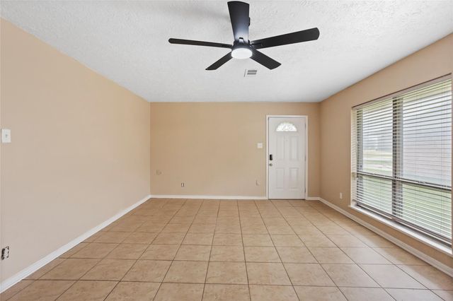 509 N 11th Street, La Porte, TX 77571