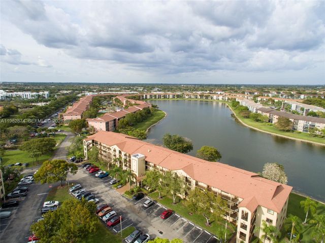 901 SW 141st Ave 102M, Pembroke Pines, FL 33027