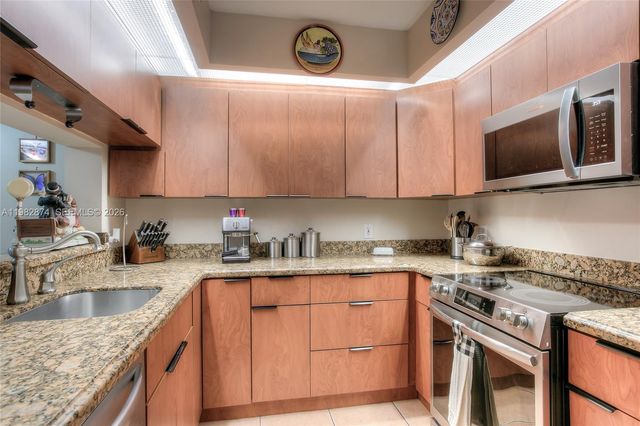 901 SW 141st Ave 102M, Pembroke Pines, FL 33027