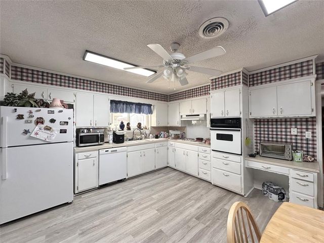 3003 N Bell Avenue, Shawnee, OK 74804