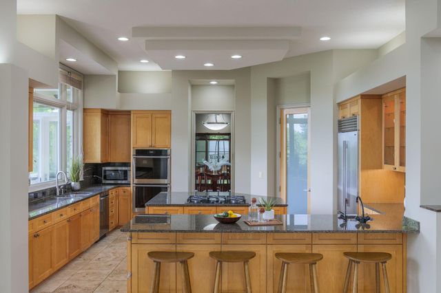 6301 Rowland Road, Eden Prairie, MN 55344
