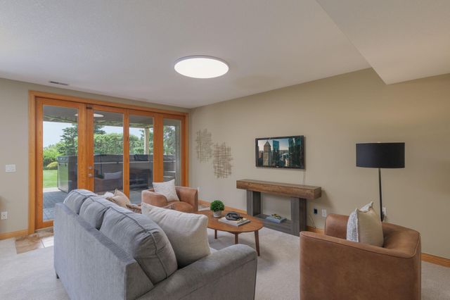 6301 Rowland Road, Eden Prairie, MN 55344