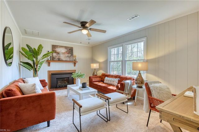 111 Melody LN, Yorktown, VA 23692