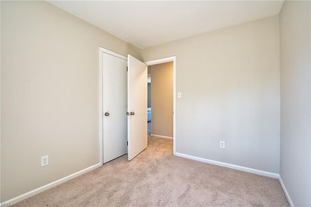 111 Melody LN, Yorktown, VA 23692