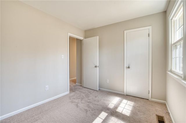 111 Melody LN, Yorktown, VA 23692