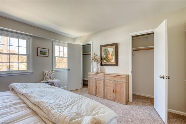 111 Melody LN, Yorktown, VA 23692