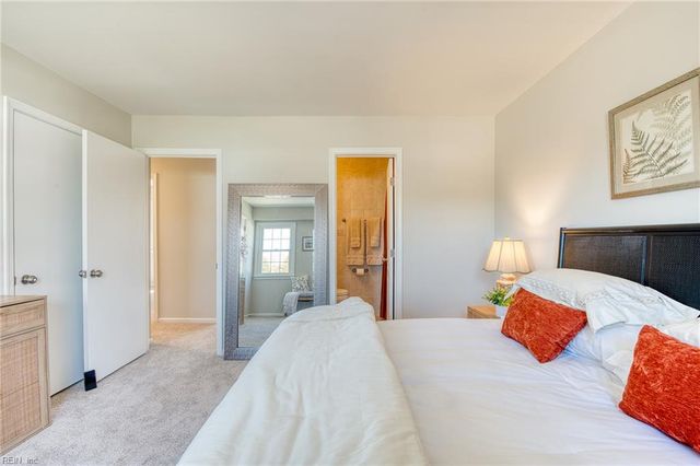 111 Melody LN, Yorktown, VA 23692