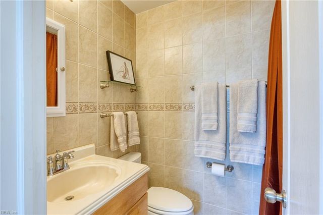 111 Melody LN, Yorktown, VA 23692