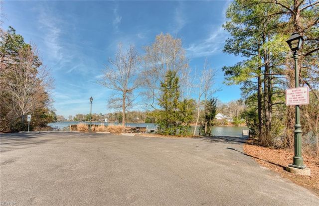 111 Melody LN, Yorktown, VA 23692